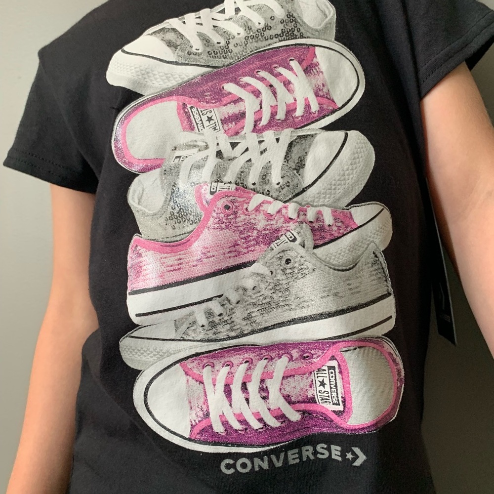 Girls converse tee